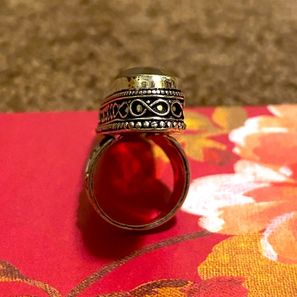 Oblong Victorian Red Beveled Stone Ring - Sz 8 - Picture 5 of 7
